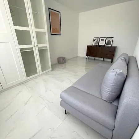 Apartament 4 111 Qm Kueche, Grosses Balkon, 2x Bad Auto Parkplatz Citynah Brunszwik