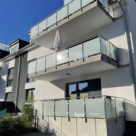 Apartmán 4 111 Qm Kueche, Grosses Balkon, 2x Bad Auto Parkplatz Citynah