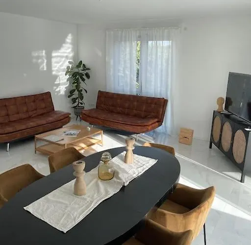 4 111 Qm Kueche, Grosses Balkon, 2x Bad Auto Parkplatz Citynah Daire *