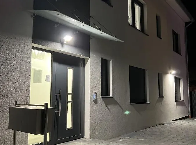 4 111 Qm Kueche, Grosses Balkon, 2x Bad Auto Parkplatz Citynah Daire *