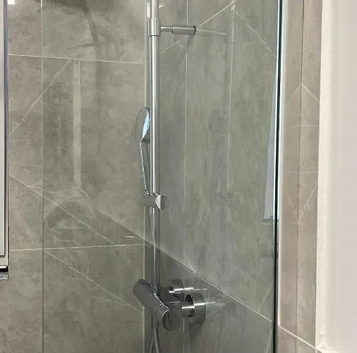 4 111 Qm Kueche, Grosses Balkon, 2x Bad Auto Parkplatz Citynah Daire Braunschweig